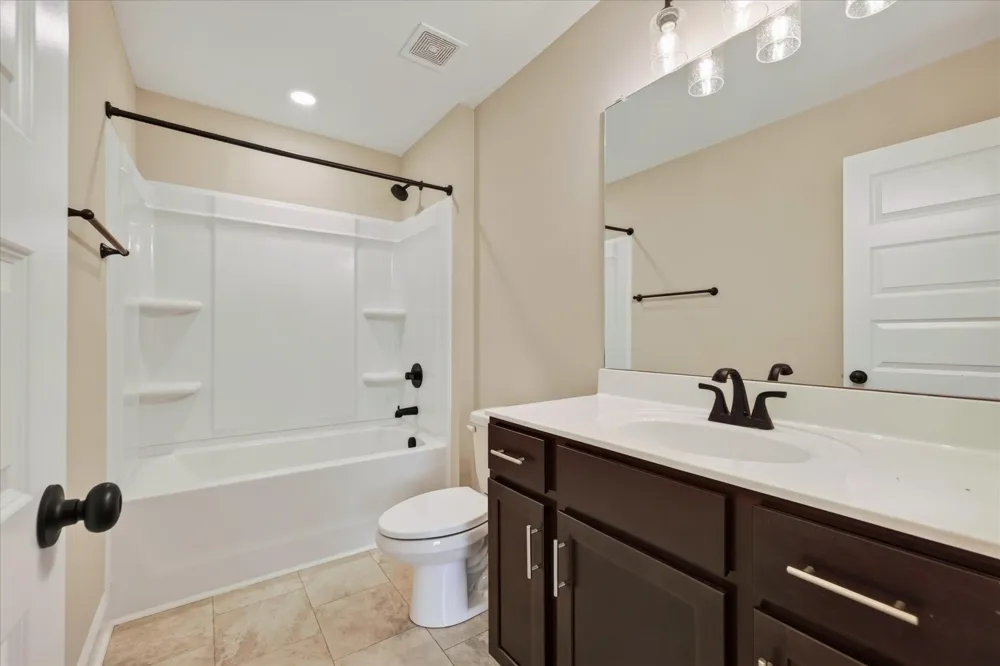 1378 Isaiah Dr Clarksville, TN 37042