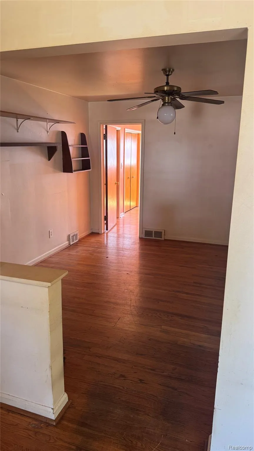 2035 Raymond Avenue Dearborn City, MI 48124