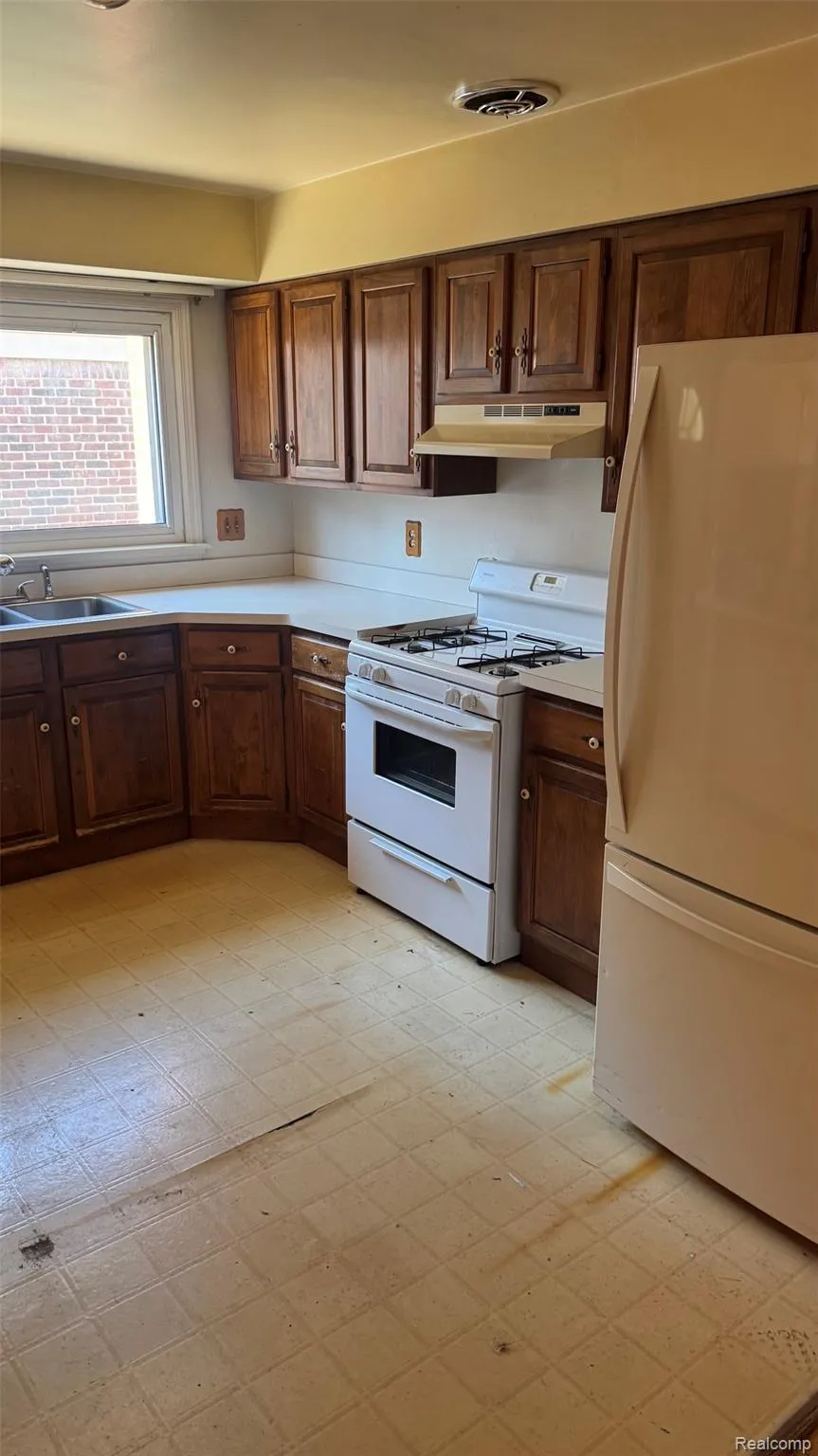 2035 Raymond Avenue Dearborn City, MI 48124