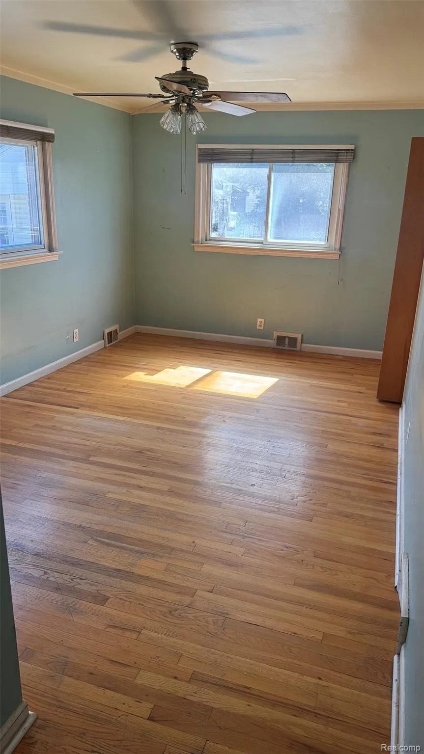 2035 Raymond Avenue Dearborn City, MI 48124