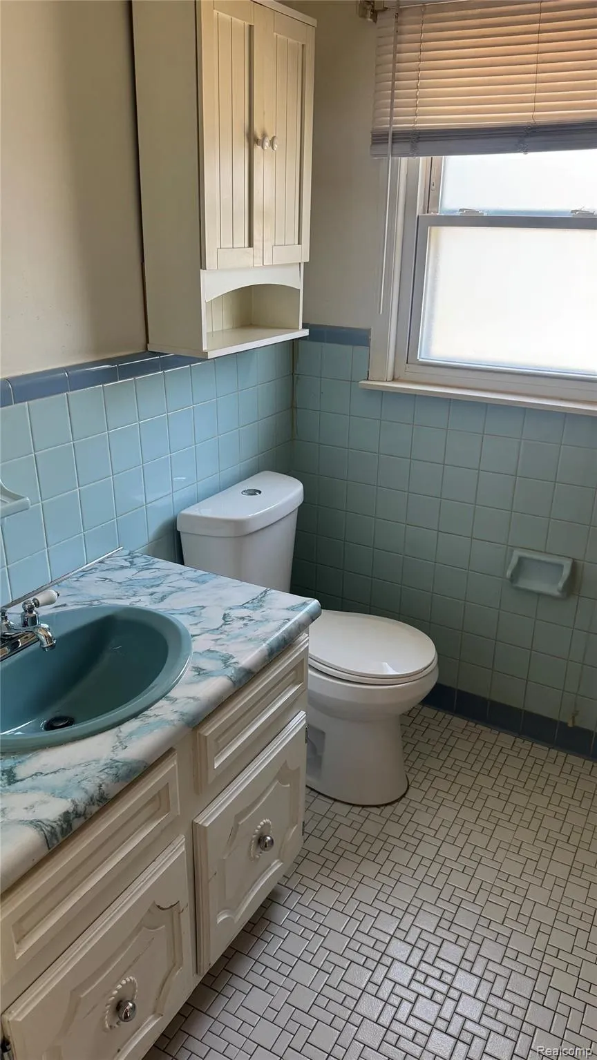 2035 Raymond Avenue Dearborn City, MI 48124