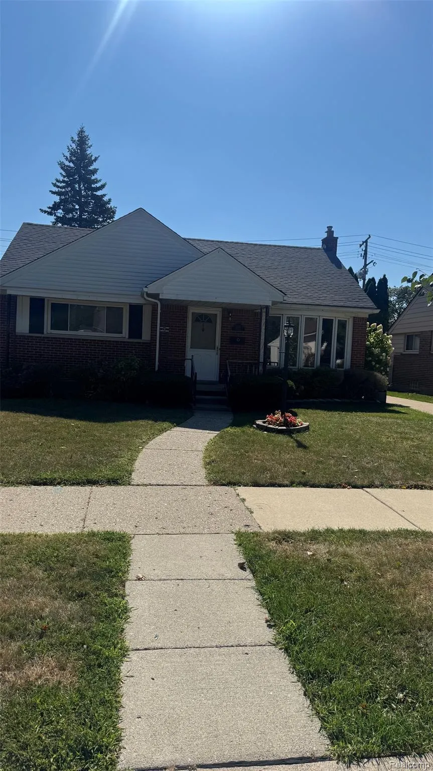 2035 Raymond Avenue Dearborn City, MI 48124