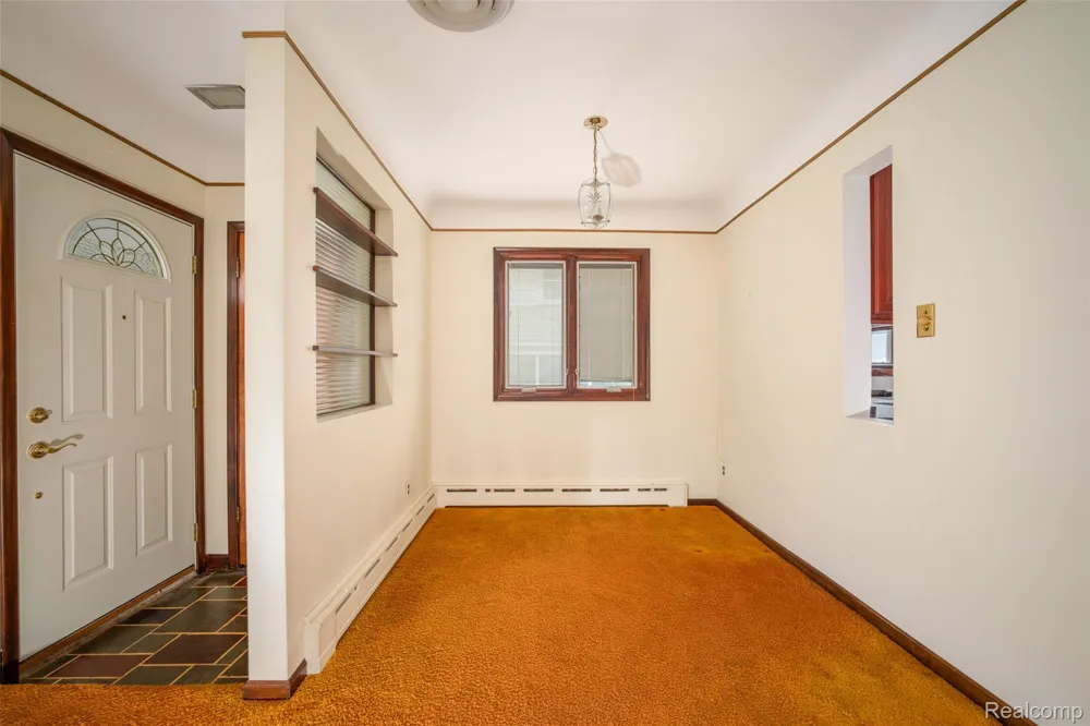 751 Auburn Street Plymouth City, MI 48170