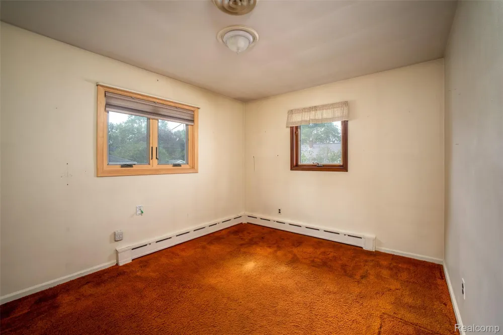 751 Auburn Street Plymouth City, MI 48170