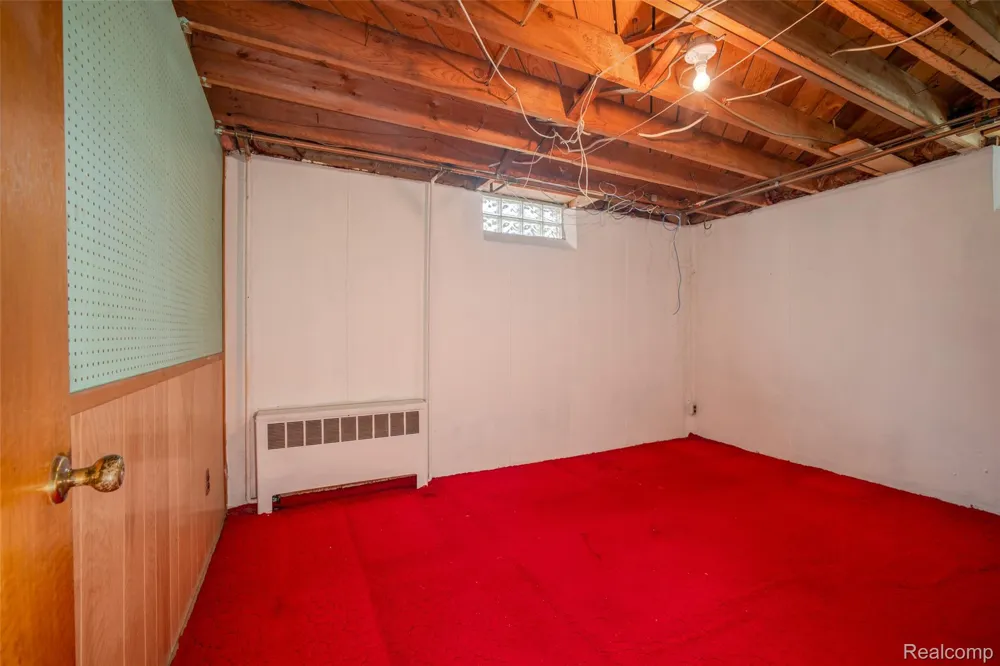 751 Auburn Street Plymouth City, MI 48170