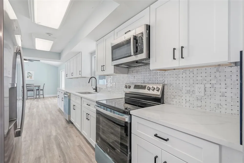 1811 49TH STREET St Petersburg, FL 33710
