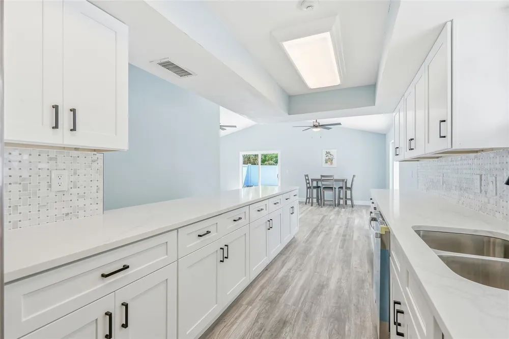 1811 49TH STREET St Petersburg, FL 33710