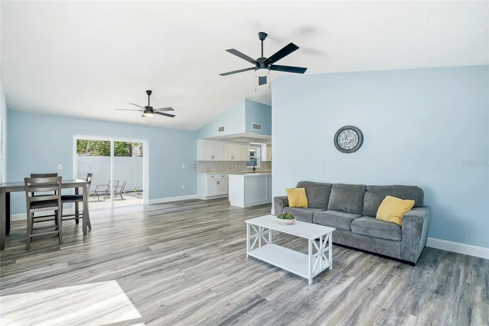 1811 49TH STREET St Petersburg, FL 33710