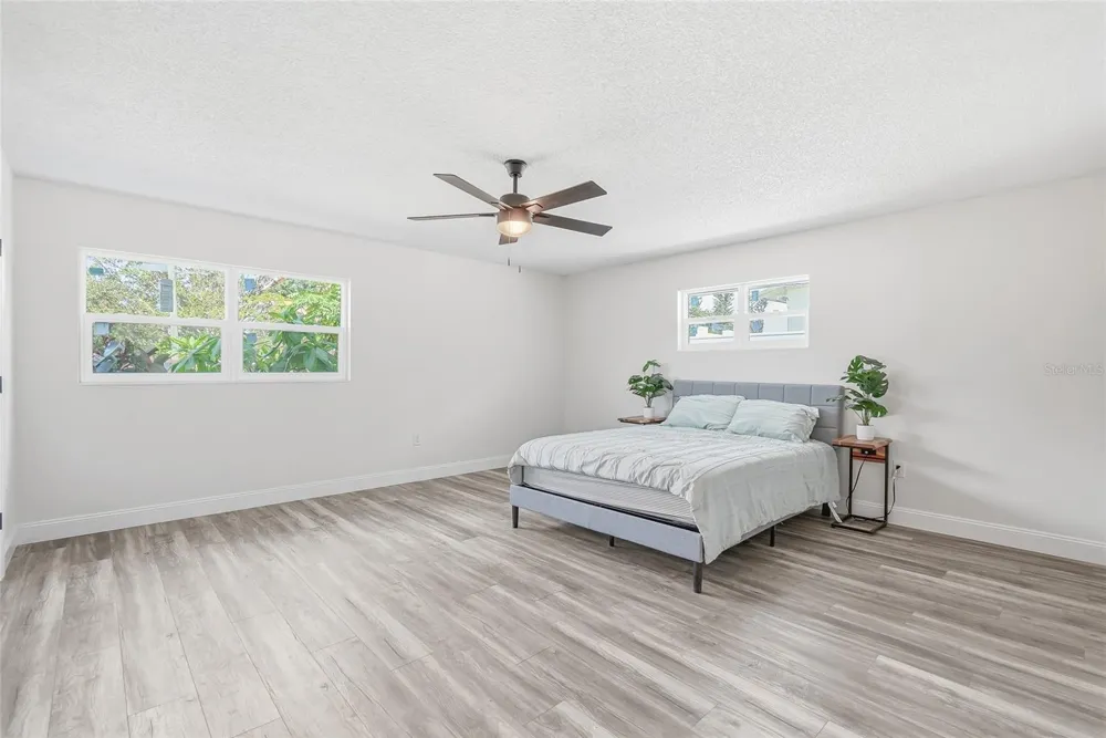 1811 49TH STREET St Petersburg, FL 33710