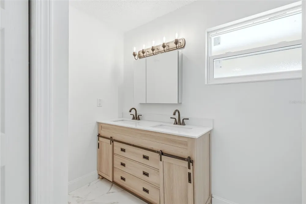 1811 49TH STREET St Petersburg, FL 33710