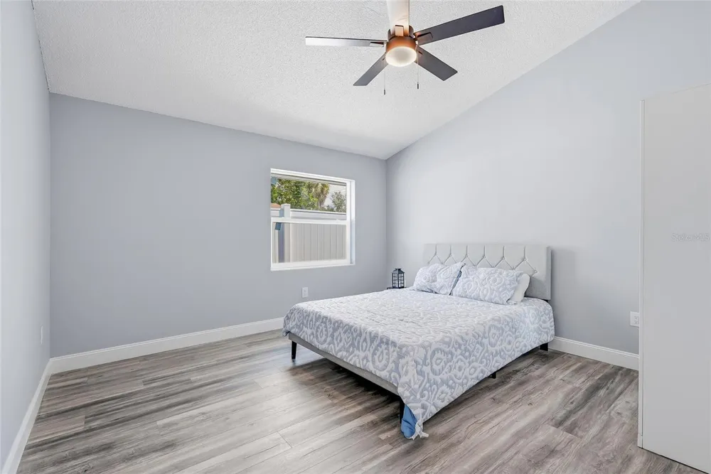1811 49TH STREET St Petersburg, FL 33710