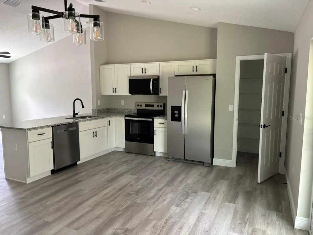 1997 W RILEY DRIVE Dunnellon, FL 34434
