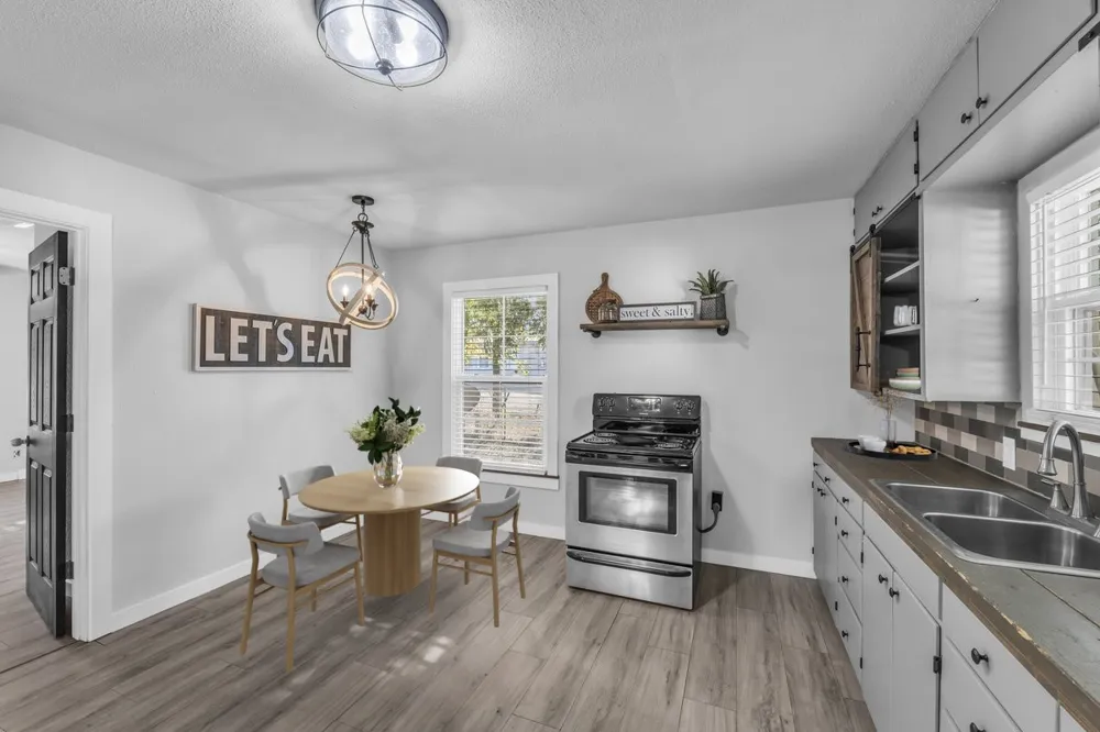 211 W Stegall Drive Robinson, TX 76706