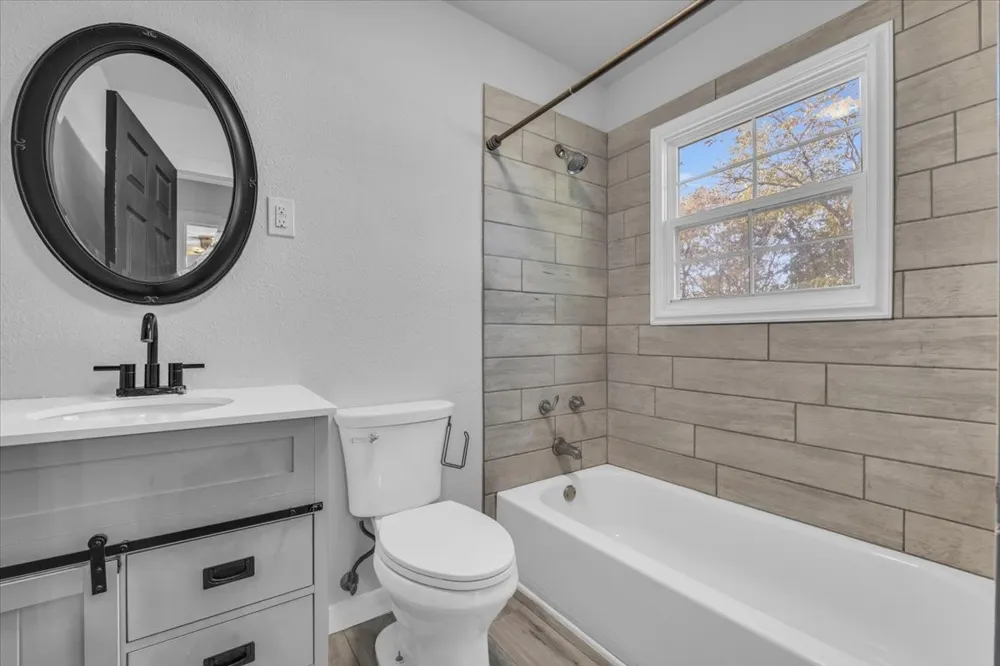 211 W Stegall Drive Robinson, TX 76706