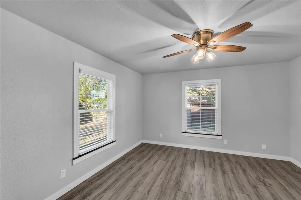 211 W Stegall Drive Robinson, TX 76706