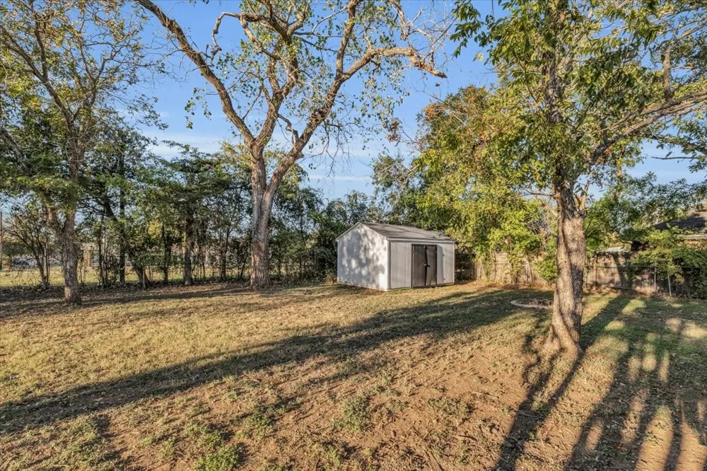 211 W Stegall Drive Robinson, TX 76706