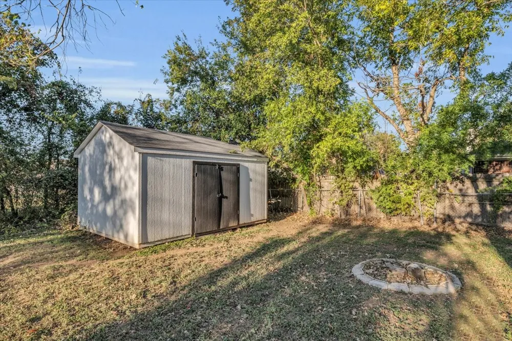 211 W Stegall Drive Robinson, TX 76706