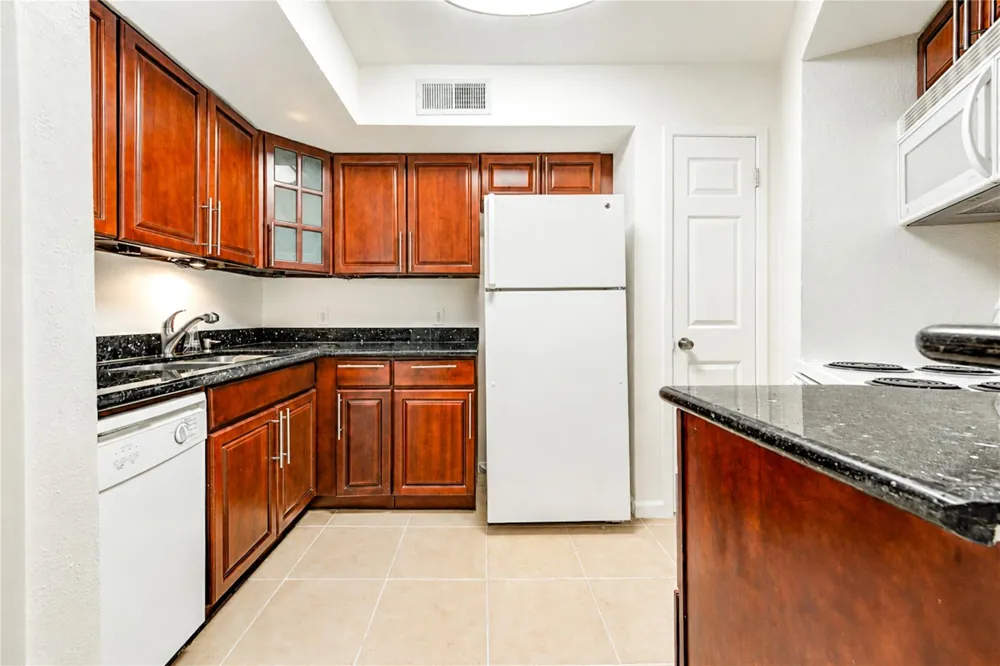 10811 Richmond Avenue #22 Houston, TX 77042