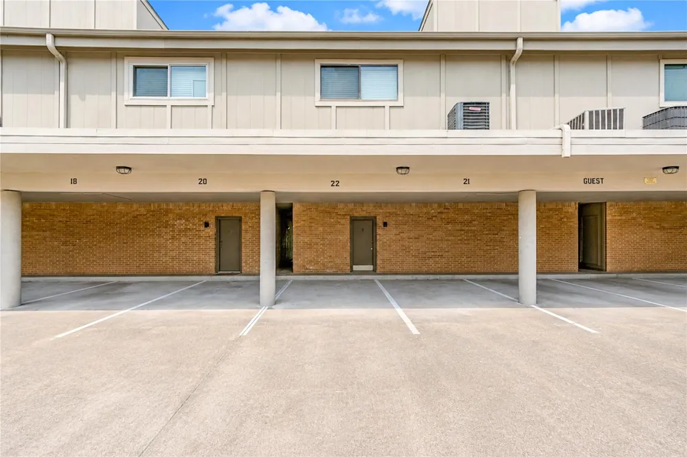 10811 Richmond Avenue #22 Houston, TX 77042