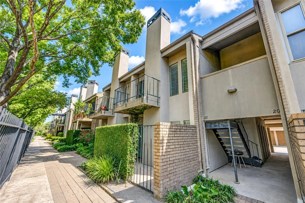 10811 Richmond Avenue #22 Houston, TX 77042
