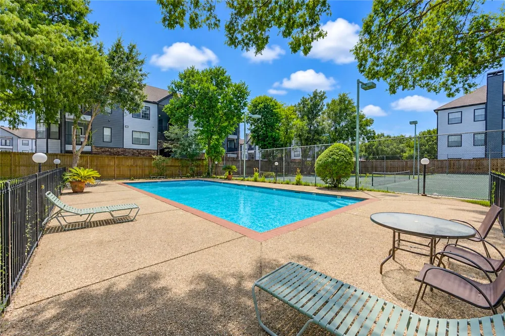 10811 Richmond Avenue #22 Houston, TX 77042