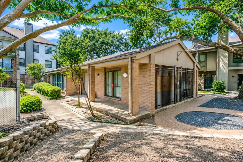 10811 Richmond Avenue #22 Houston, TX 77042
