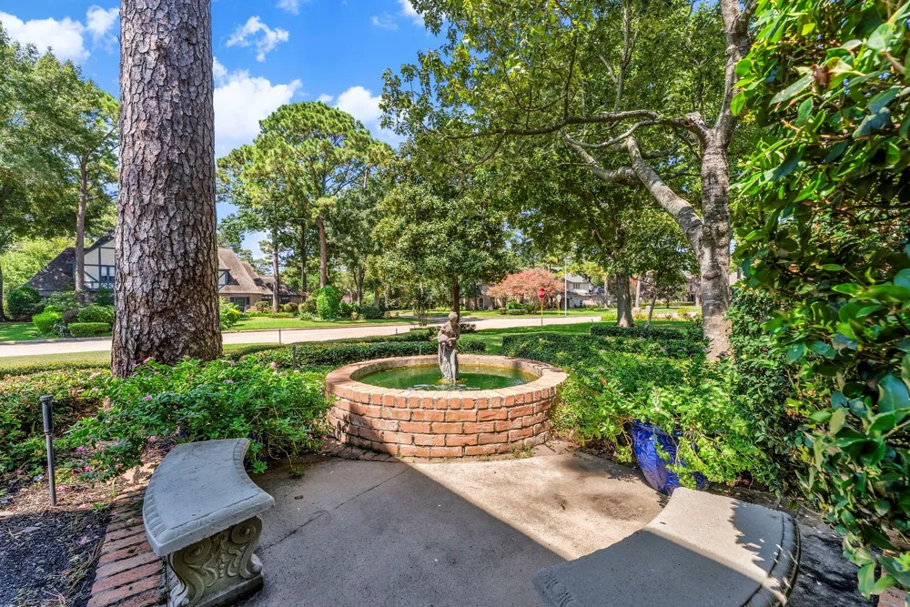 16014 Champion Drive Spring, TX 77379