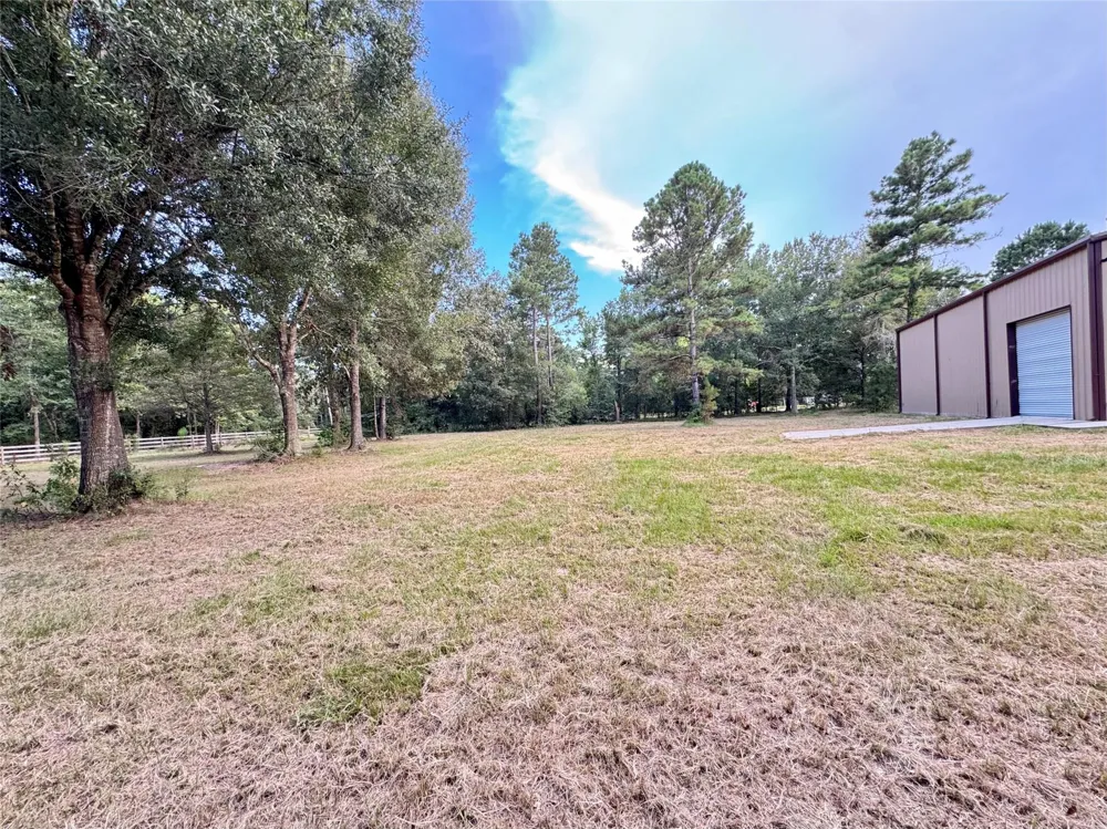 640 County Road 306 Cleveland, TX 77327