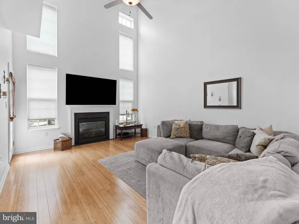 186 CHANCELLOR DRIVE Deptford, NJ 08096