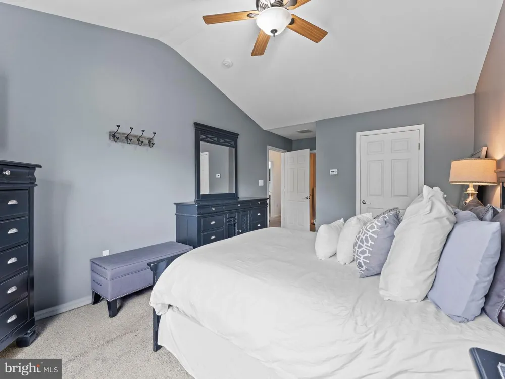 186 CHANCELLOR DRIVE Deptford, NJ 08096