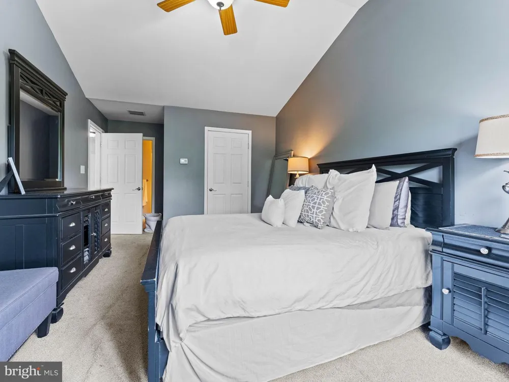 186 CHANCELLOR DRIVE Deptford, NJ 08096