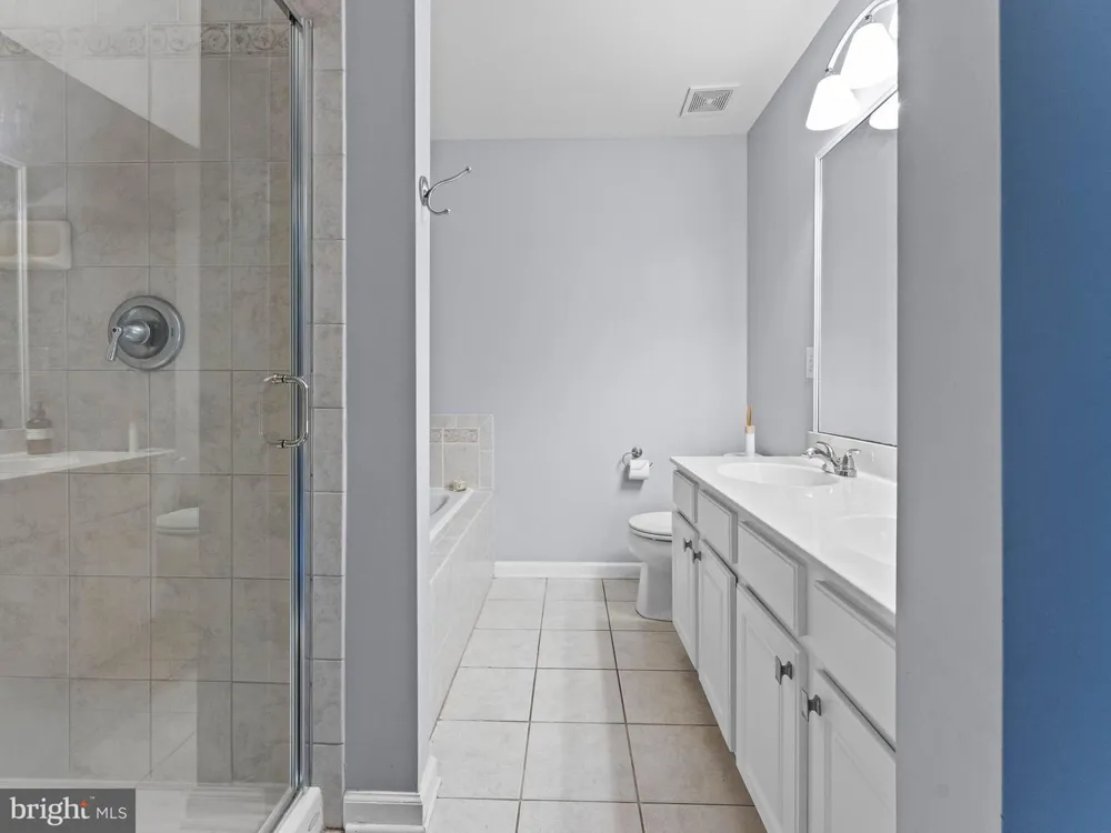 186 CHANCELLOR DRIVE Deptford, NJ 08096