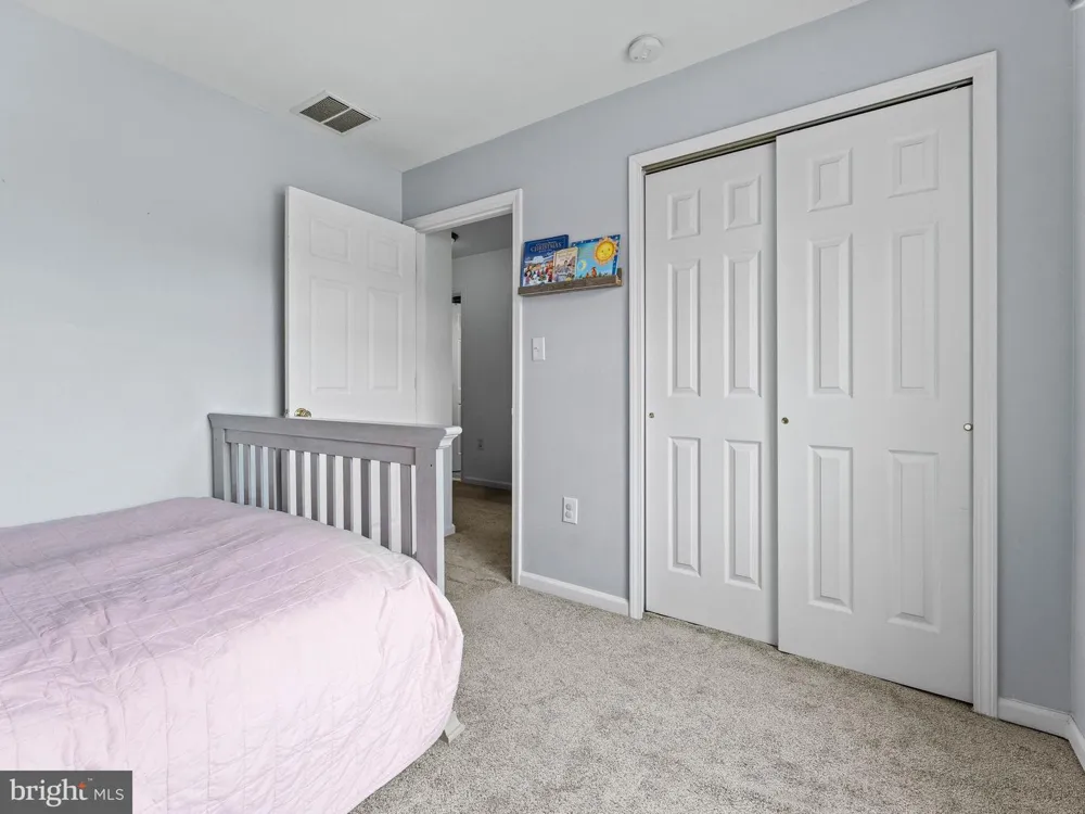 186 CHANCELLOR DRIVE Deptford, NJ 08096