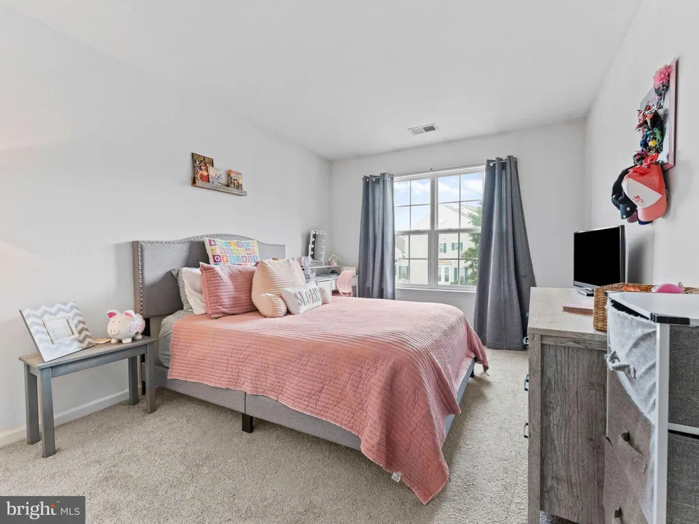 186 CHANCELLOR DRIVE Deptford, NJ 08096