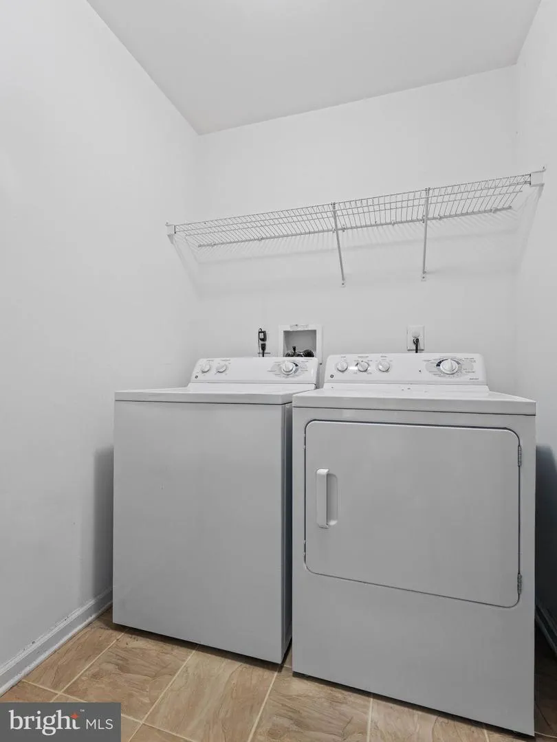 186 CHANCELLOR DRIVE Deptford, NJ 08096