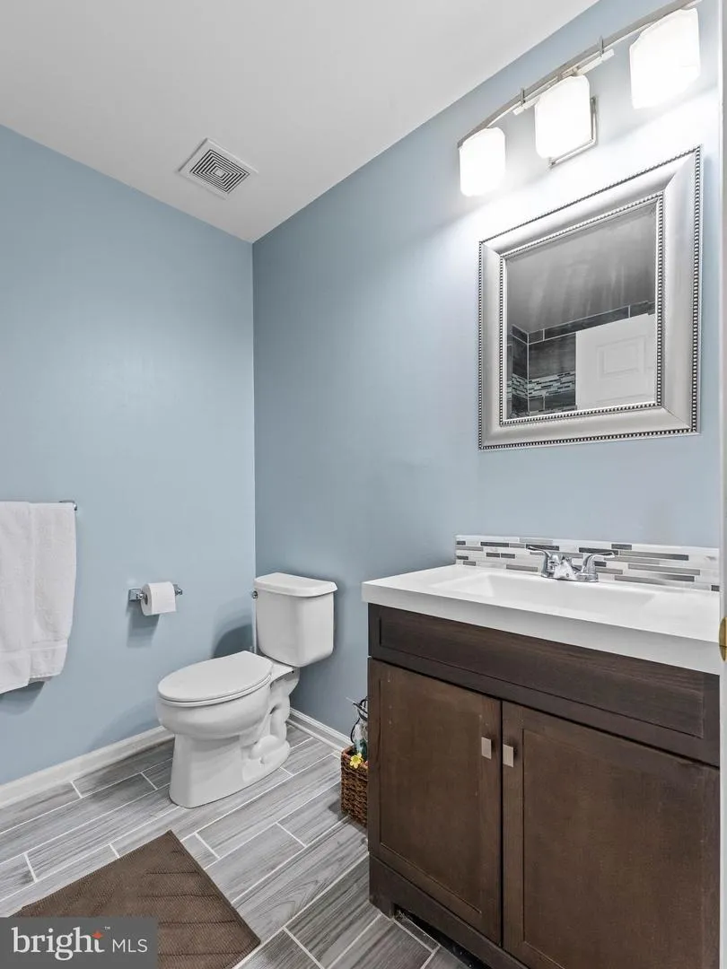 186 CHANCELLOR DRIVE Deptford, NJ 08096