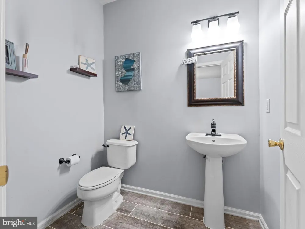 186 CHANCELLOR DRIVE Deptford, NJ 08096