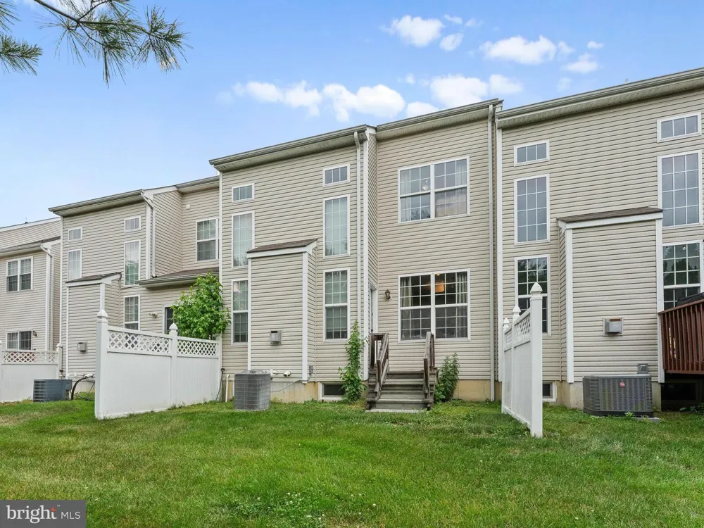 186 CHANCELLOR DRIVE Deptford, NJ 08096