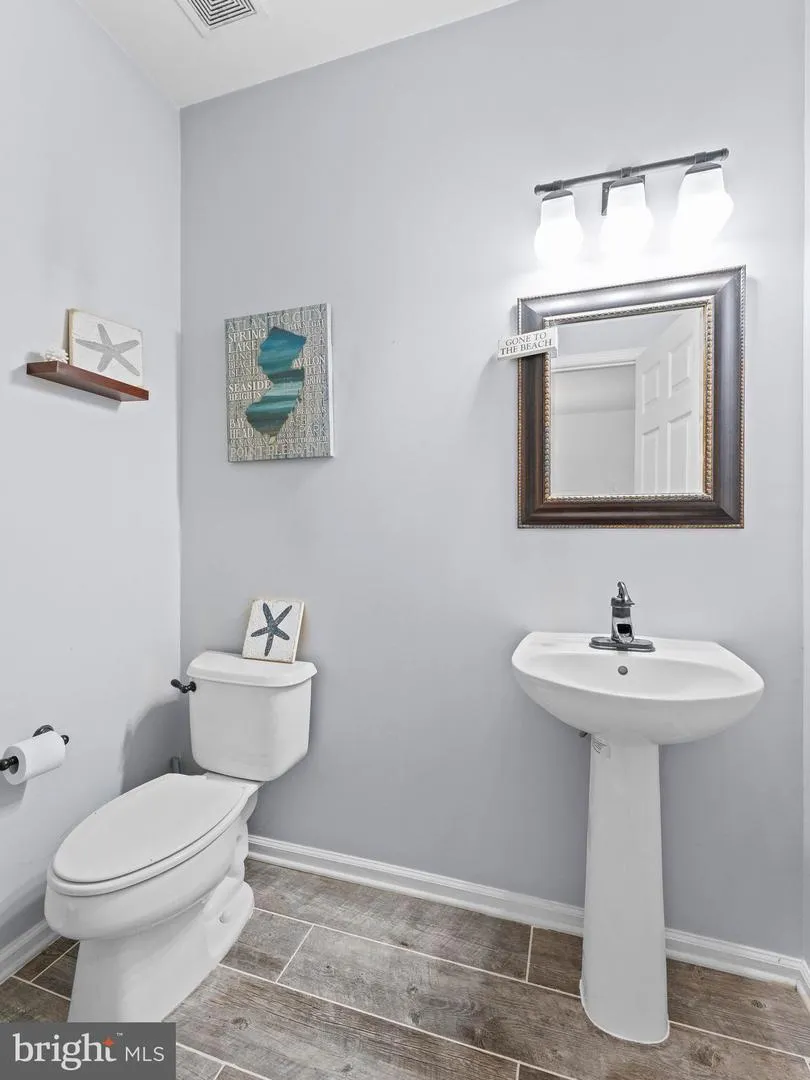 186 CHANCELLOR DRIVE Deptford, NJ 08096