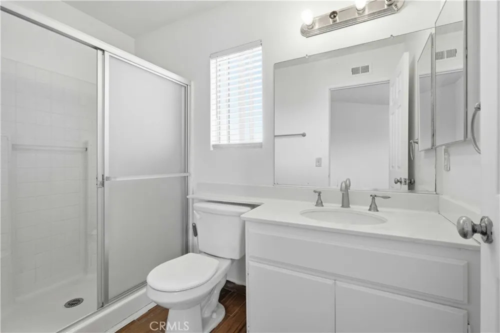 2614 W Newgrove Street Lancaster, CA 93536