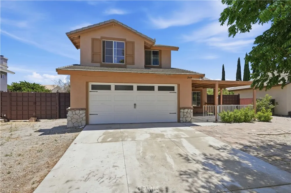 2614 W Newgrove Street Lancaster, CA 93536