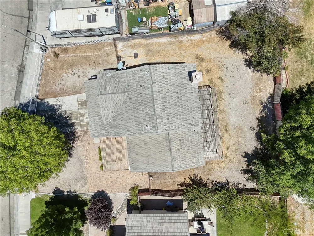 2614 W Newgrove Street Lancaster, CA 93536