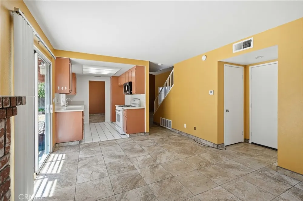 2614 W Newgrove Street Lancaster, CA 93536