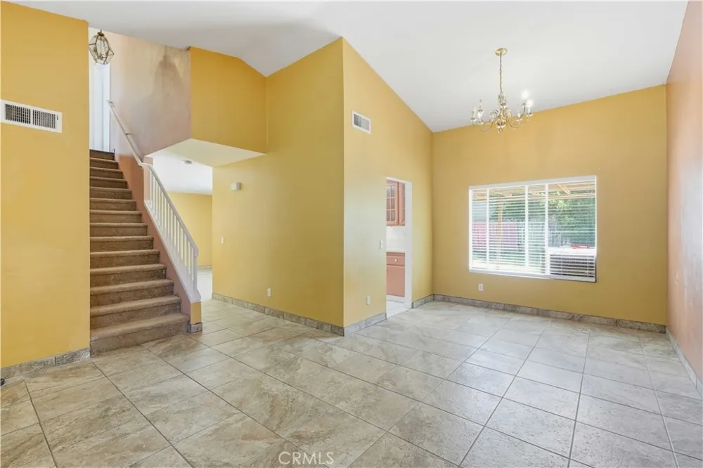 2614 W Newgrove Street Lancaster, CA 93536