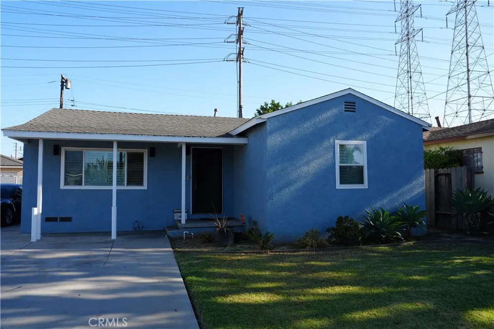 8806 Walnut Street Bellflower, CA 90706