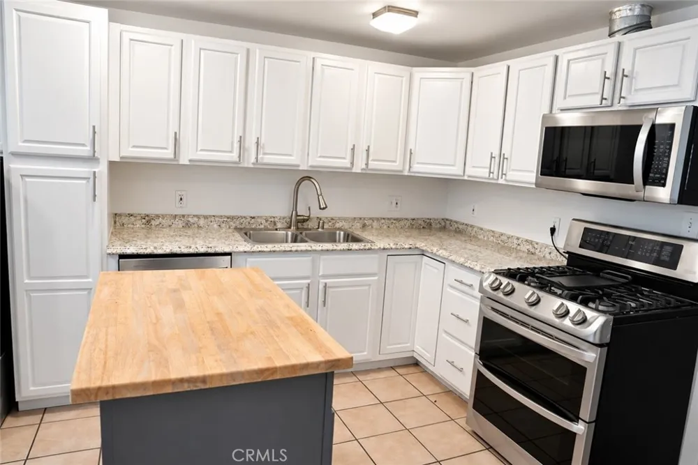 8806 Walnut Street Bellflower, CA 90706
