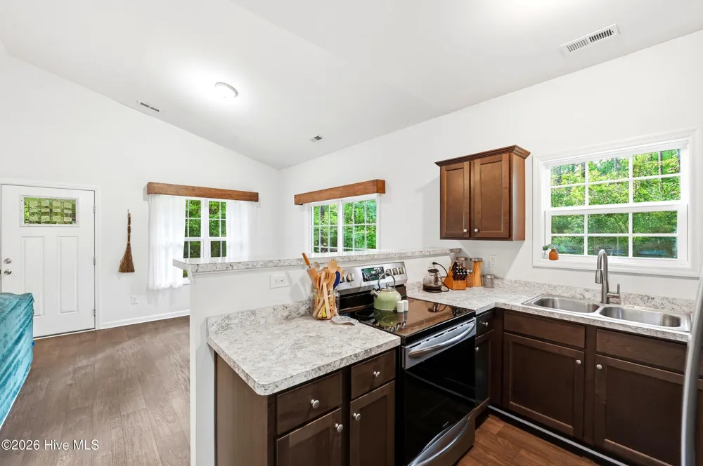 446 Pond Road Rocky Point, NC 28457
