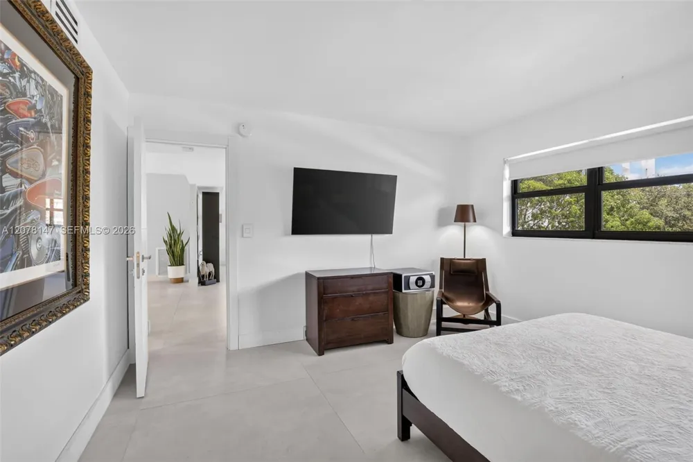 200 Golden Isles Dr #306 Hallandale Beach, FL 33009