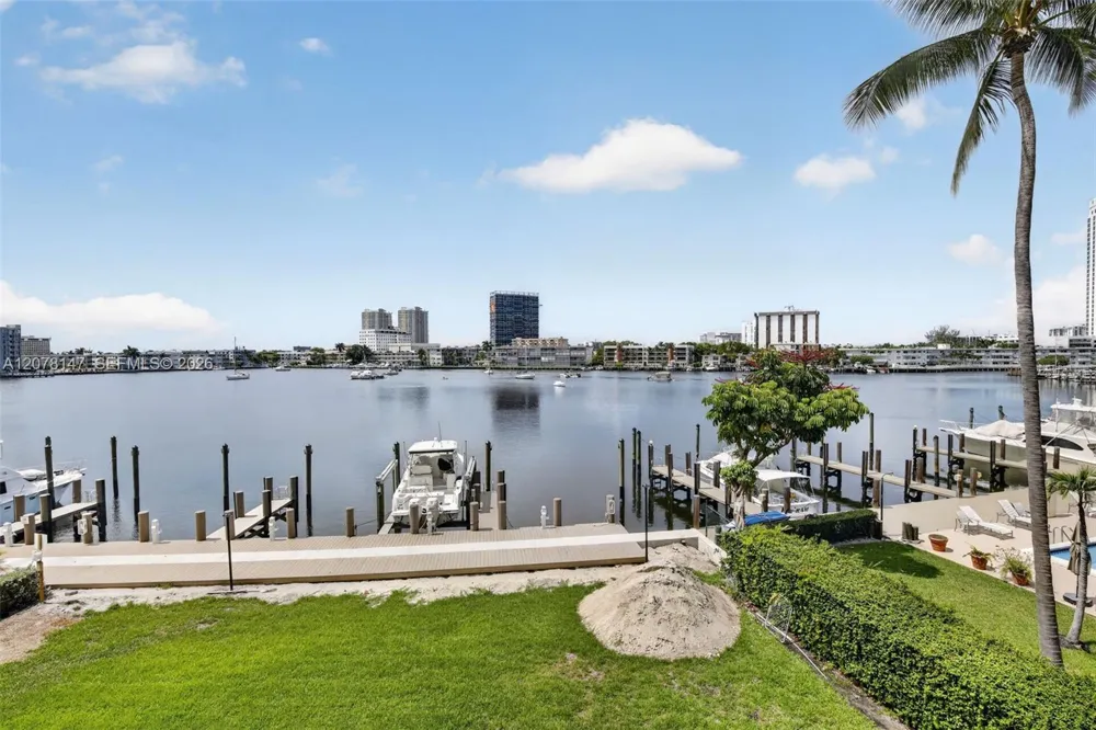 200 Golden Isles Dr #306 Hallandale Beach, FL 33009