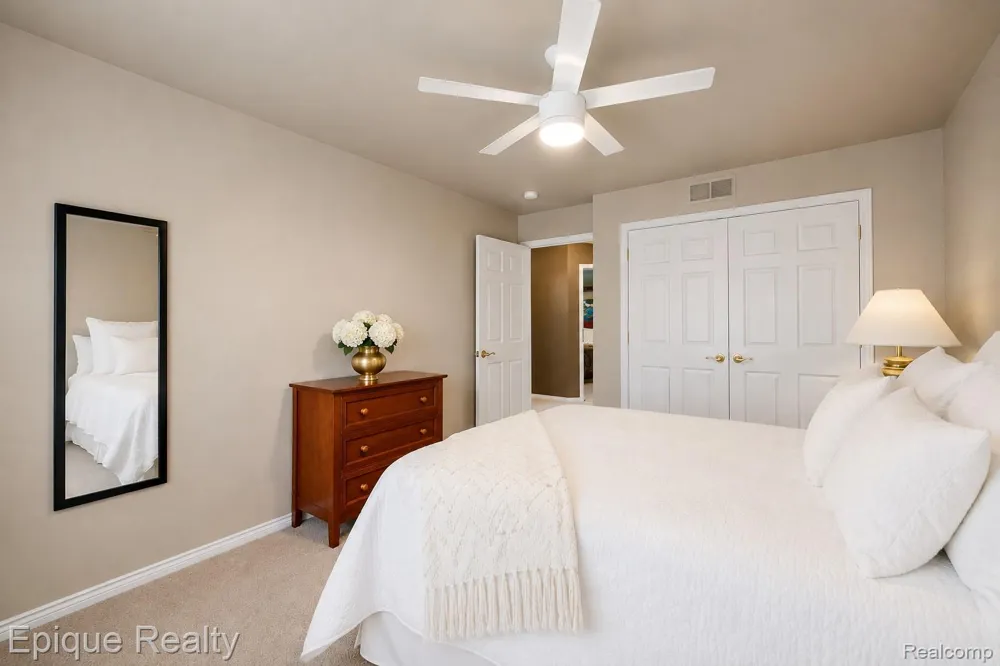 5675 Golf Pointe Drive Clarkston City, MI 48348